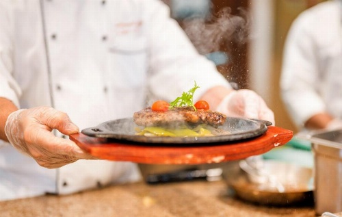 Crowne Plaza Hotel Riyadh Minhal image 17